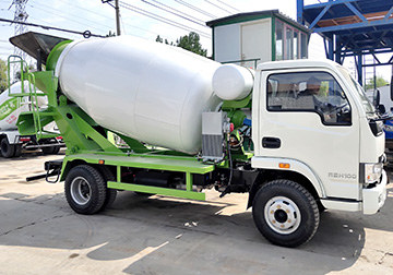 4 cubic meters mini concrete truck