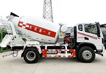 5-6 cubic meters mini concrete truck