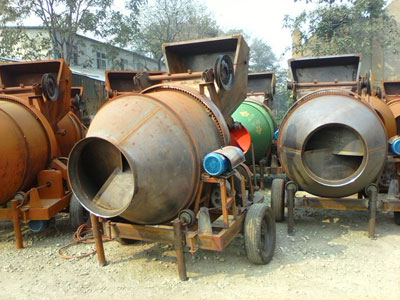 self loading mobile concrete mixer