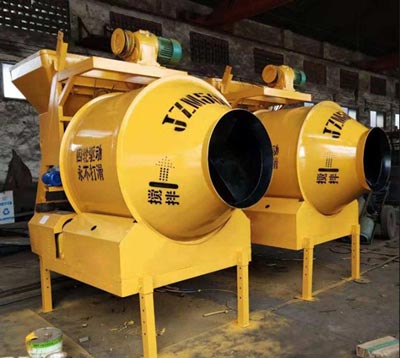 large portable concrete mixer